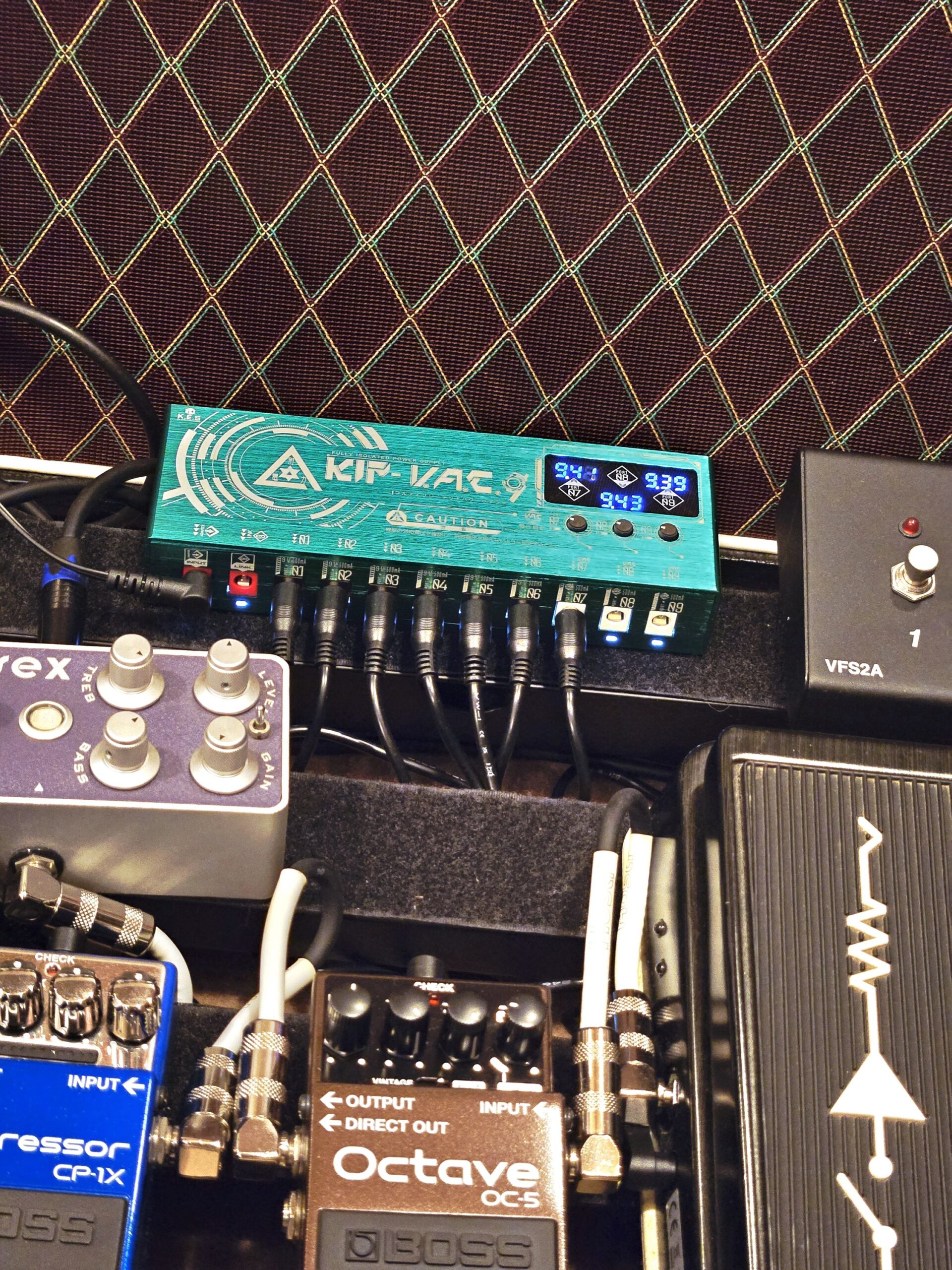 K.E.S『KIP-V.A.C.9』エフェクター用フルアイソレート・パワーサプライ