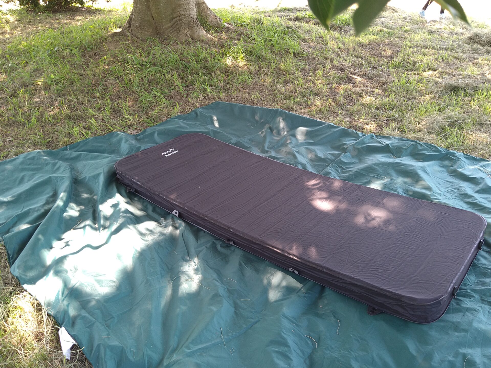 厚さ10cmで快眠決定！】アルペンアウトドアーズ「インフレータブル