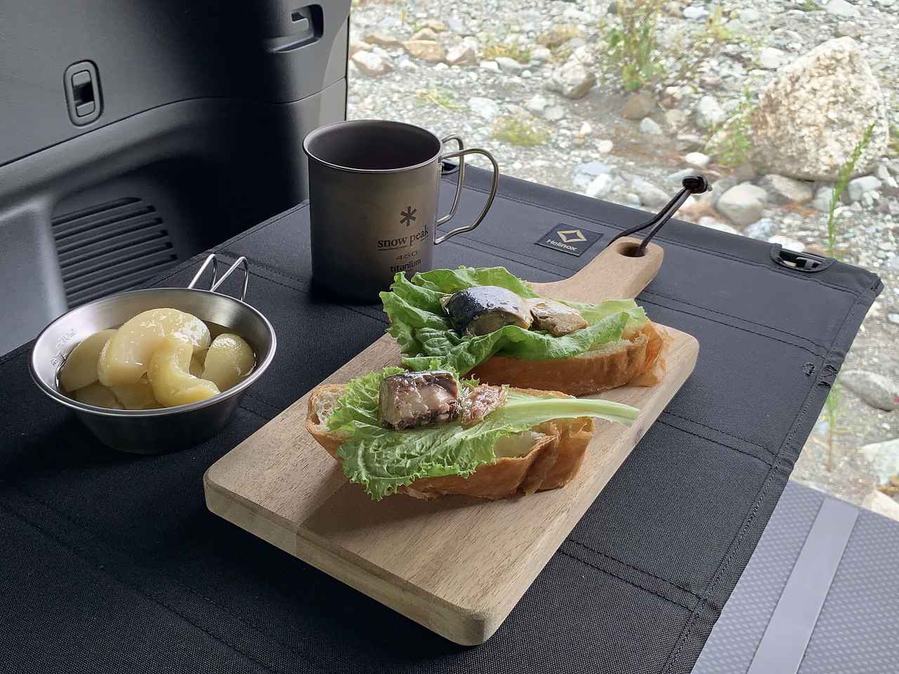 ヘリノックスの『タクティカル テーブル M』をレビュー！ 機能的な