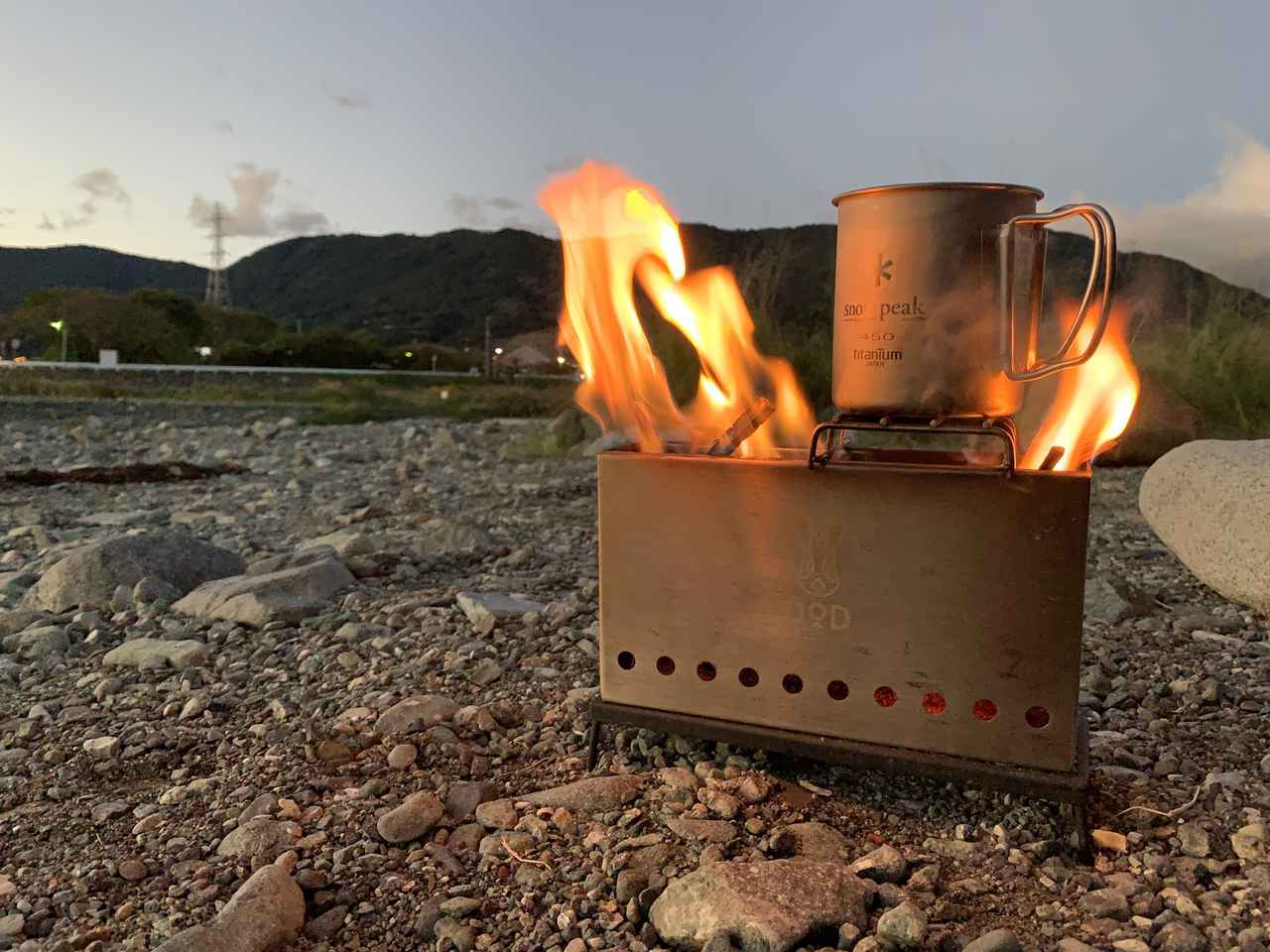 焚き火台】DODの「ぷちもえファイヤー」をレビュー 料理もできる片手