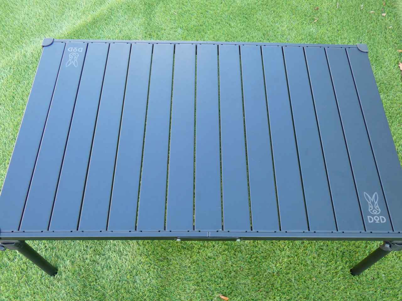 DOD『ナニゲニーテーブル』はしっかり物が載るのにコンパクト！何気に