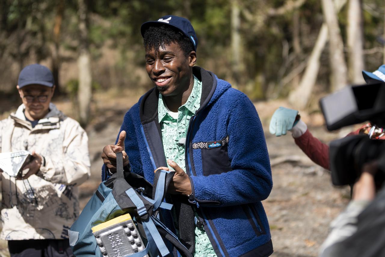 おぎやはぎのハピキャン】ヒロシ流ソロキャンプ ヘリノックスチェアや