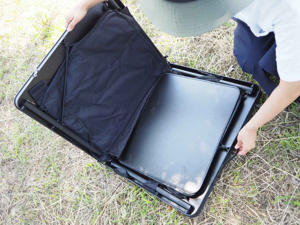 DOD「グッドラックテーブル」は収納スペース付き！車の荷室では収納棚