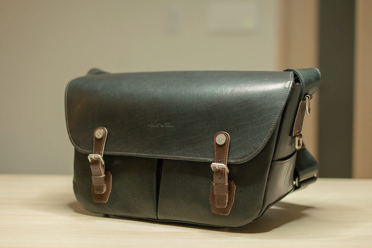 Acruのミニボノ・ヴィンテージスタイルのブラックがかっこよくて