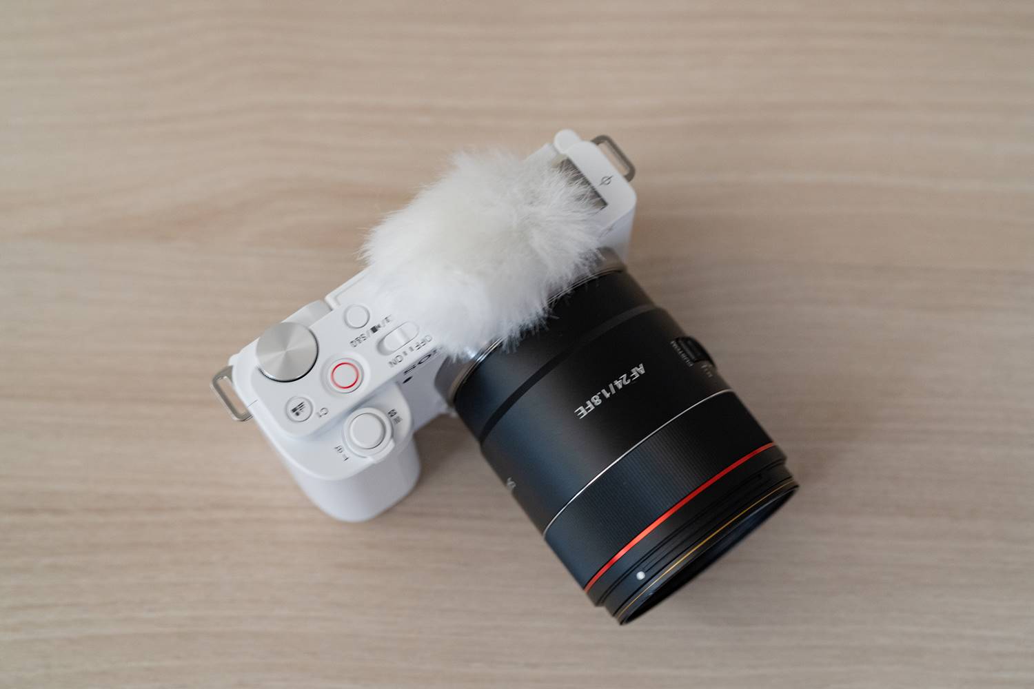 SONYの新しいV-logカメラZV-E10が到着！レンズ交換式になったのでE