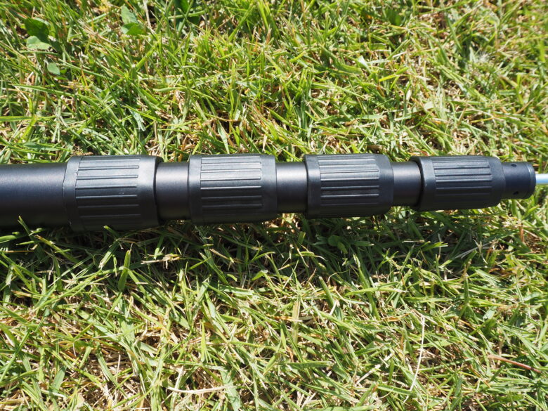 ワークマン】伸縮式アルミポールの機能性がすごい！しかも2本セットの