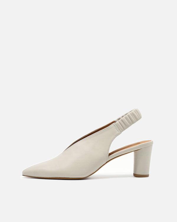 Monica ivory バックベルト ポインテッド パンプス アイボリー - HENRI