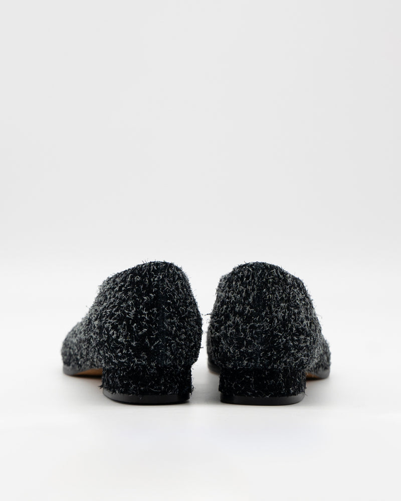 Sophia black スクエアトゥ フラットシューズ ブラック - HENRI EN