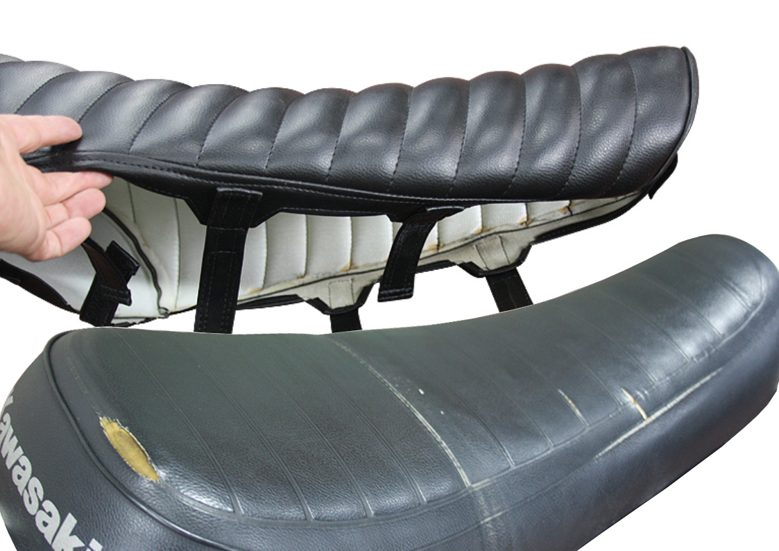 250TR カスタムシートカバー ブラック/タックロール | オートバイの