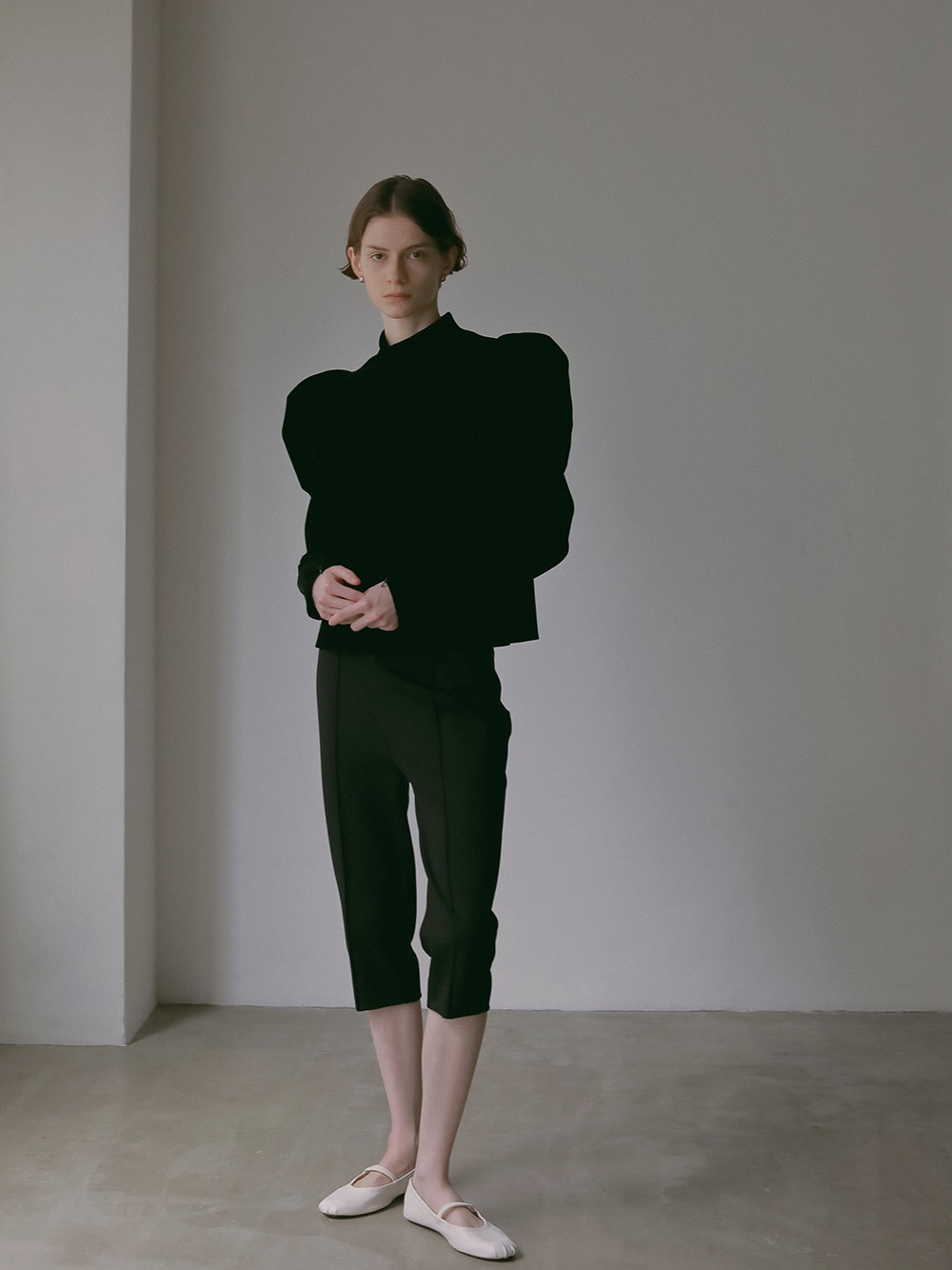 ベロアパワーショルダー | Jacket | HER. Online Store