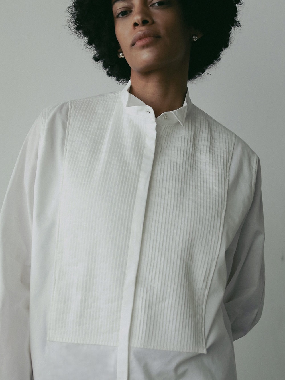 ピンタックシアーブラウス | Blouse | HER. Online Store