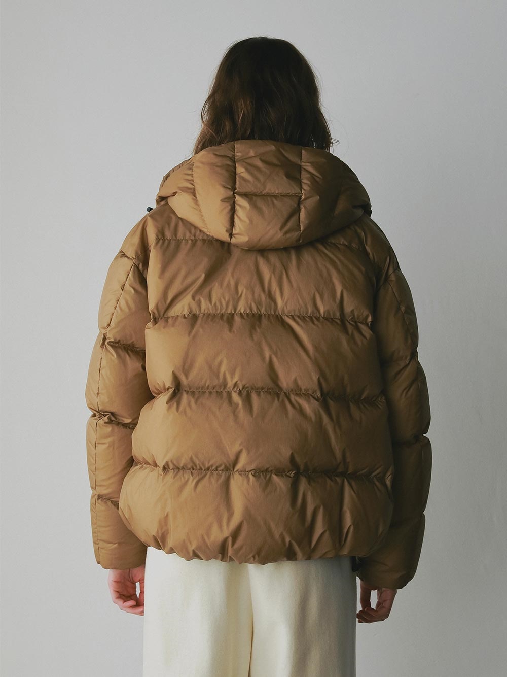 REMI RELIEF別注カラーショートダウン | Outer | HER. Online Store