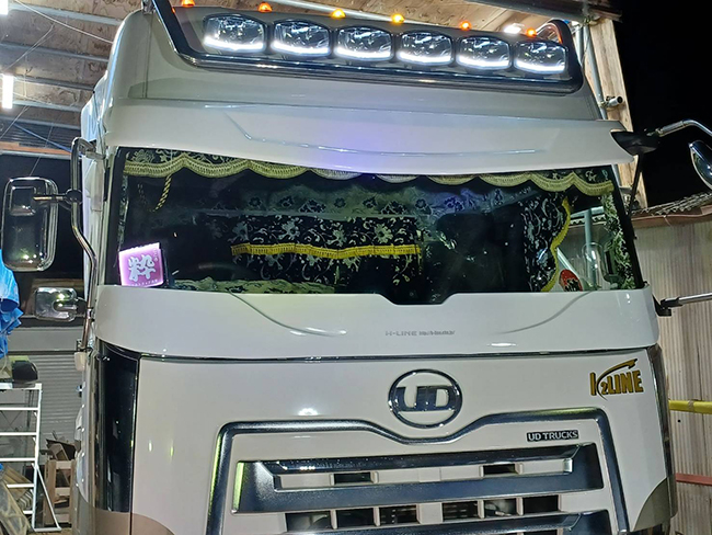 トラックカスタムパーツ専門店 H-LINE（エイチ-ライン）株式会社