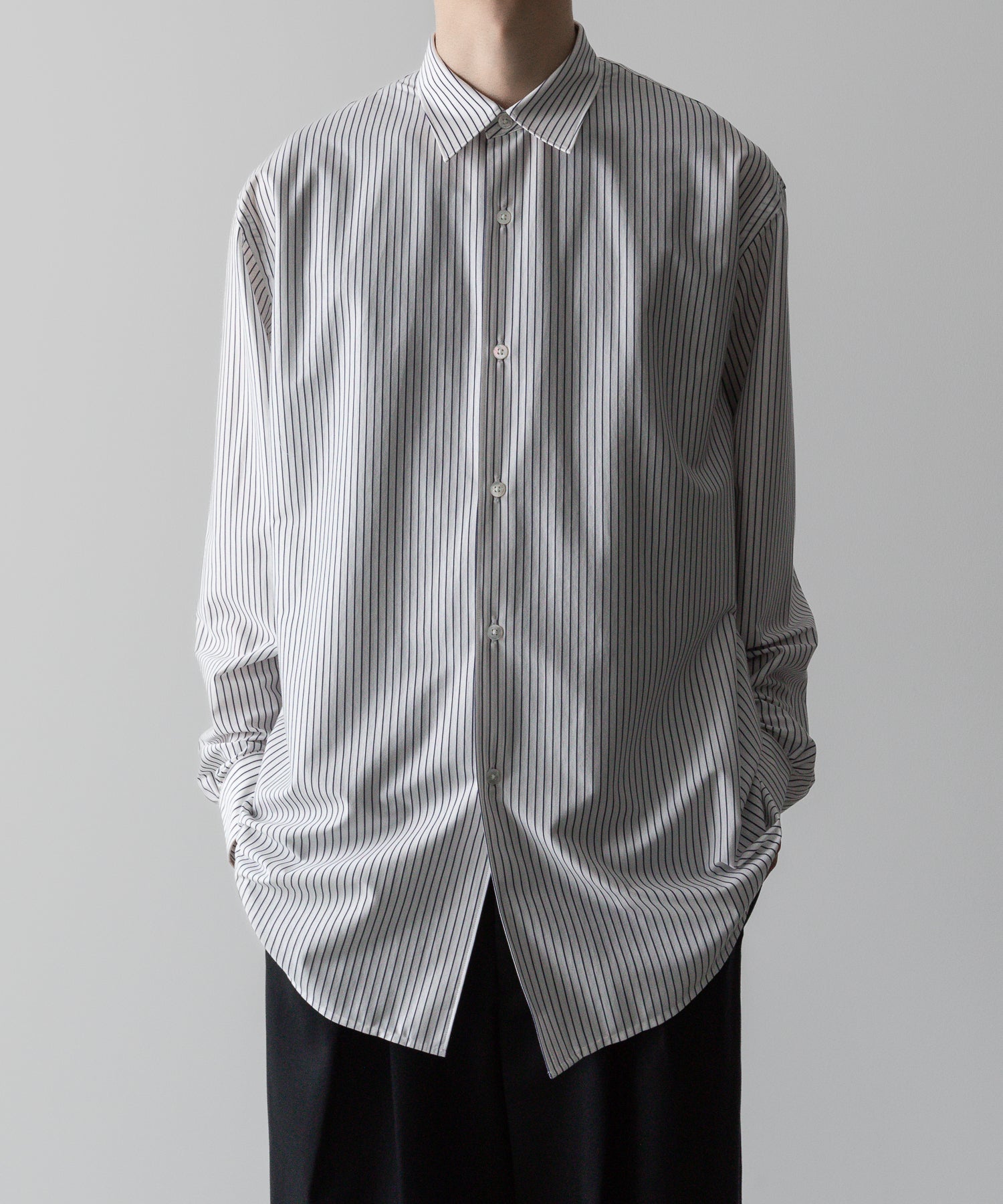 KANEMASA PHIL.】46G MODEST STRIPE SHIRT - WHITE NAVY | 公式通販