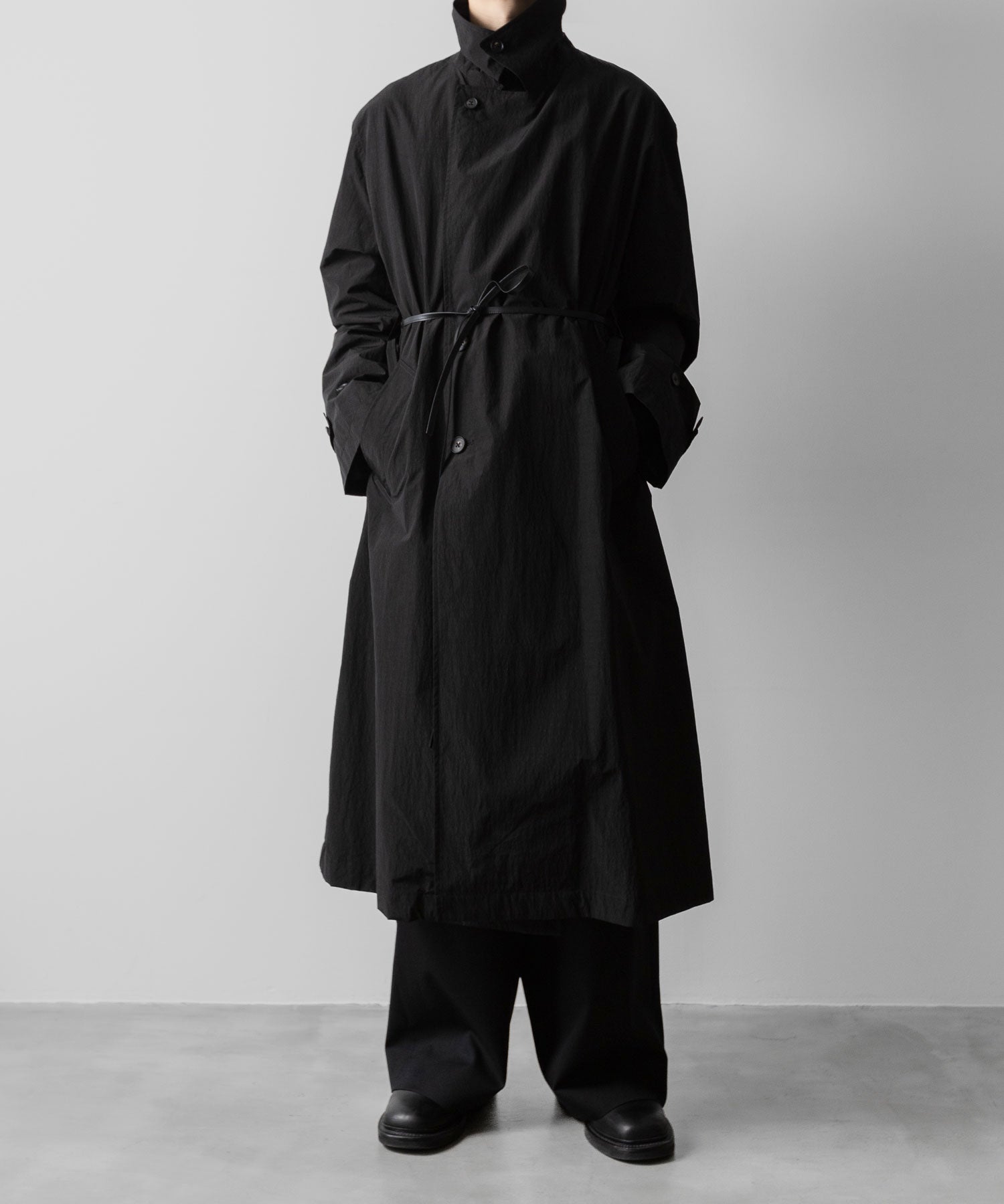 ssstein / シュタイン】WINDPROOF NYLON DOUBLE BREASTED COAT - BLACK