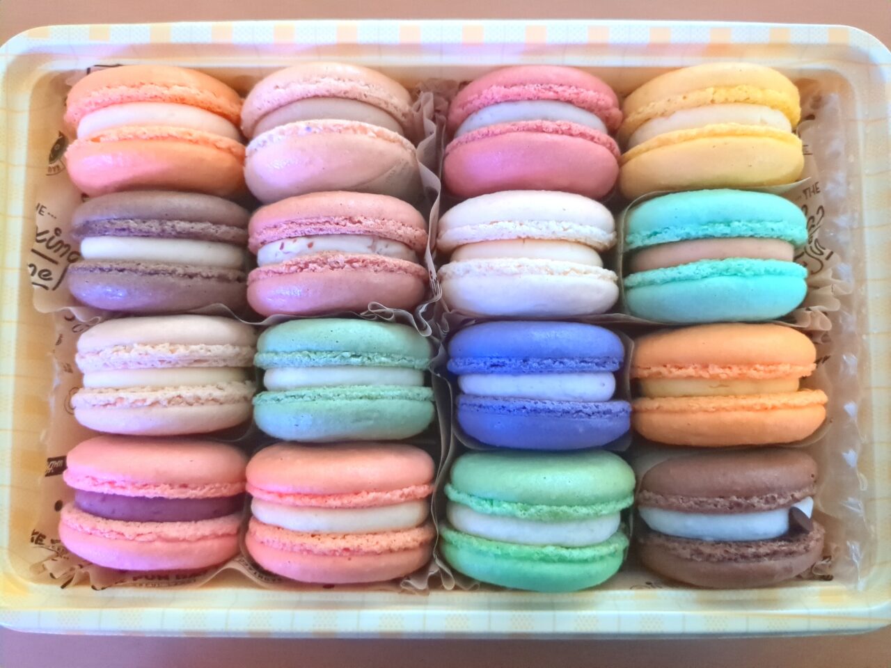日野市】おうちでパリ気分！ル ラパングルマンのカラフル冷凍マカロン
