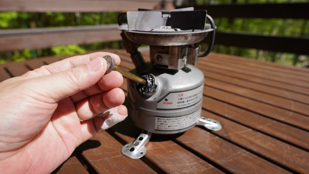 これぞ一生物】男心くすぐる長年愛用のコールマンフェザーストーブ