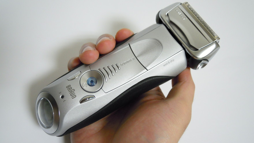 恒久的デザインと実用性に惚れる！BRAUNシェーバー シリーズ7「7898cc