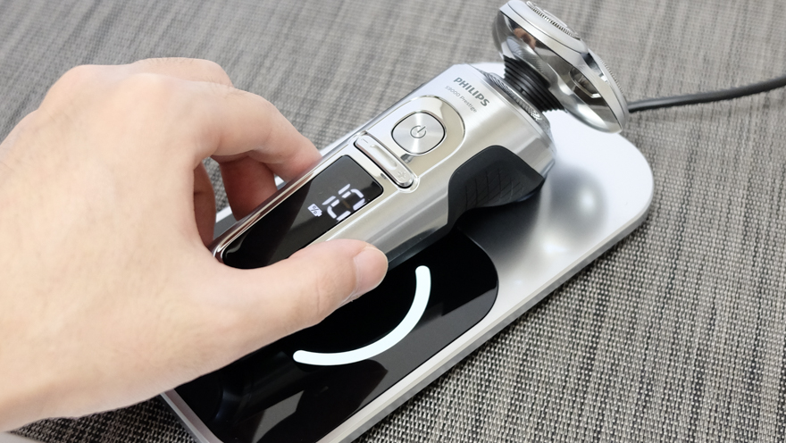 使用レビュー】Qiワイヤレス充電に対応したPHILIPSの回転式シェーバー