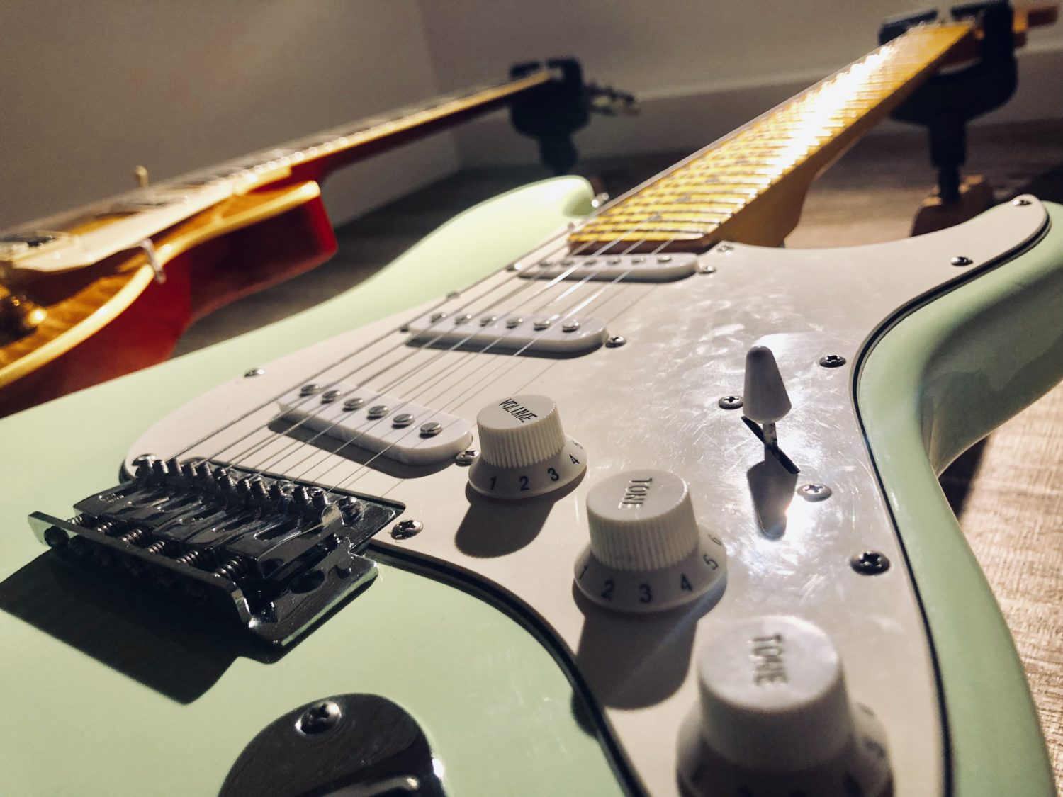 オアシス色したストラトキャスター Selder ST-18M/OASIS - ハイボール