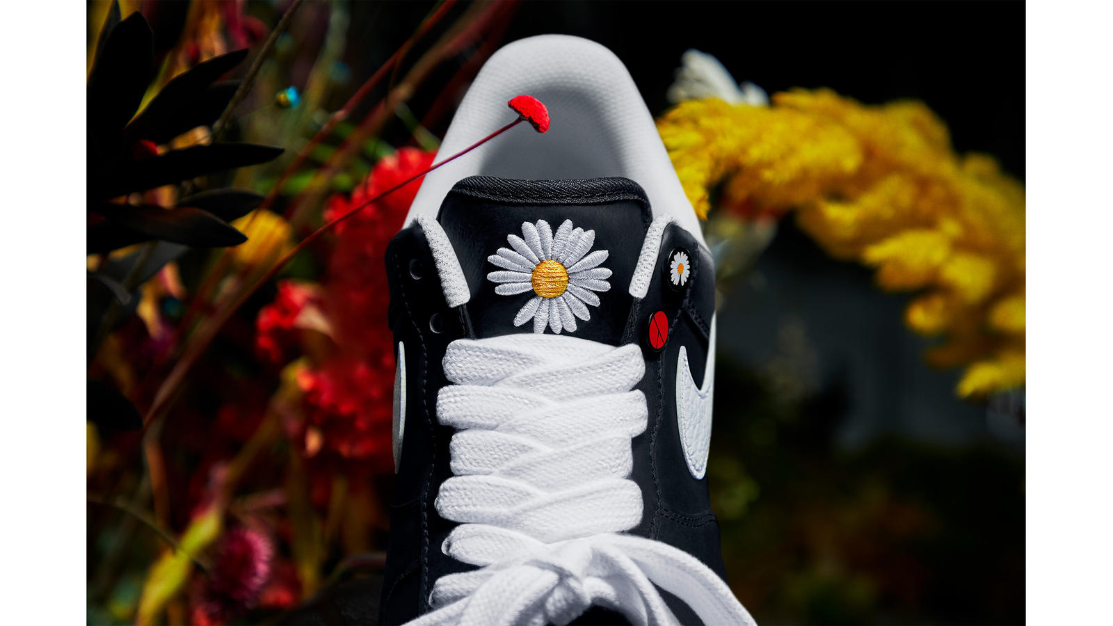 G-DRAGONとのコラボ 「ナイキ エア フォース 1 パラノイズ」発売