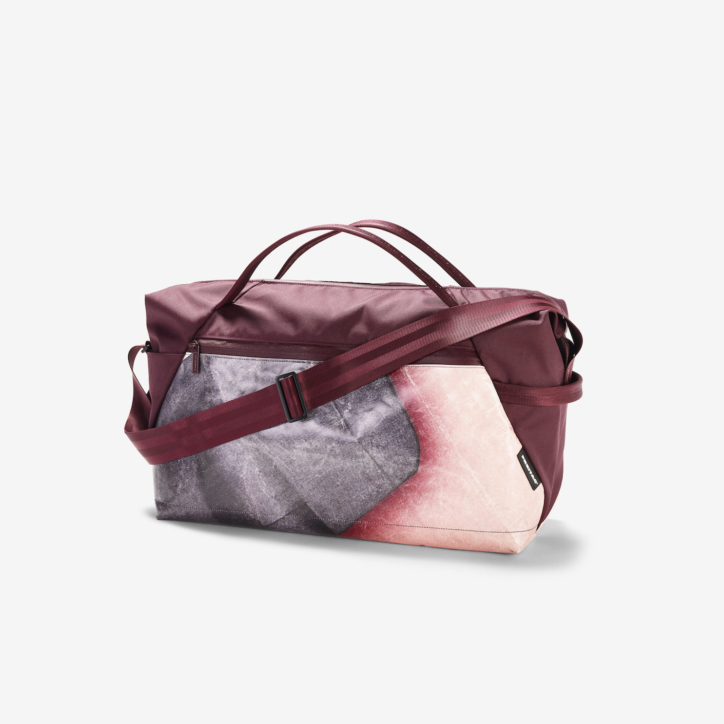 FREITAGからペットボトル再利用・新スポーツバッグ発売 | HIGHSNOBIETY