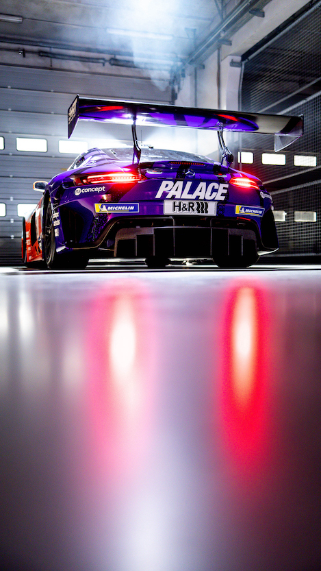 PALACE SKATEBOARDS×メルセデスAMGコラボアイテム発売 | HIGHSNOBIETY