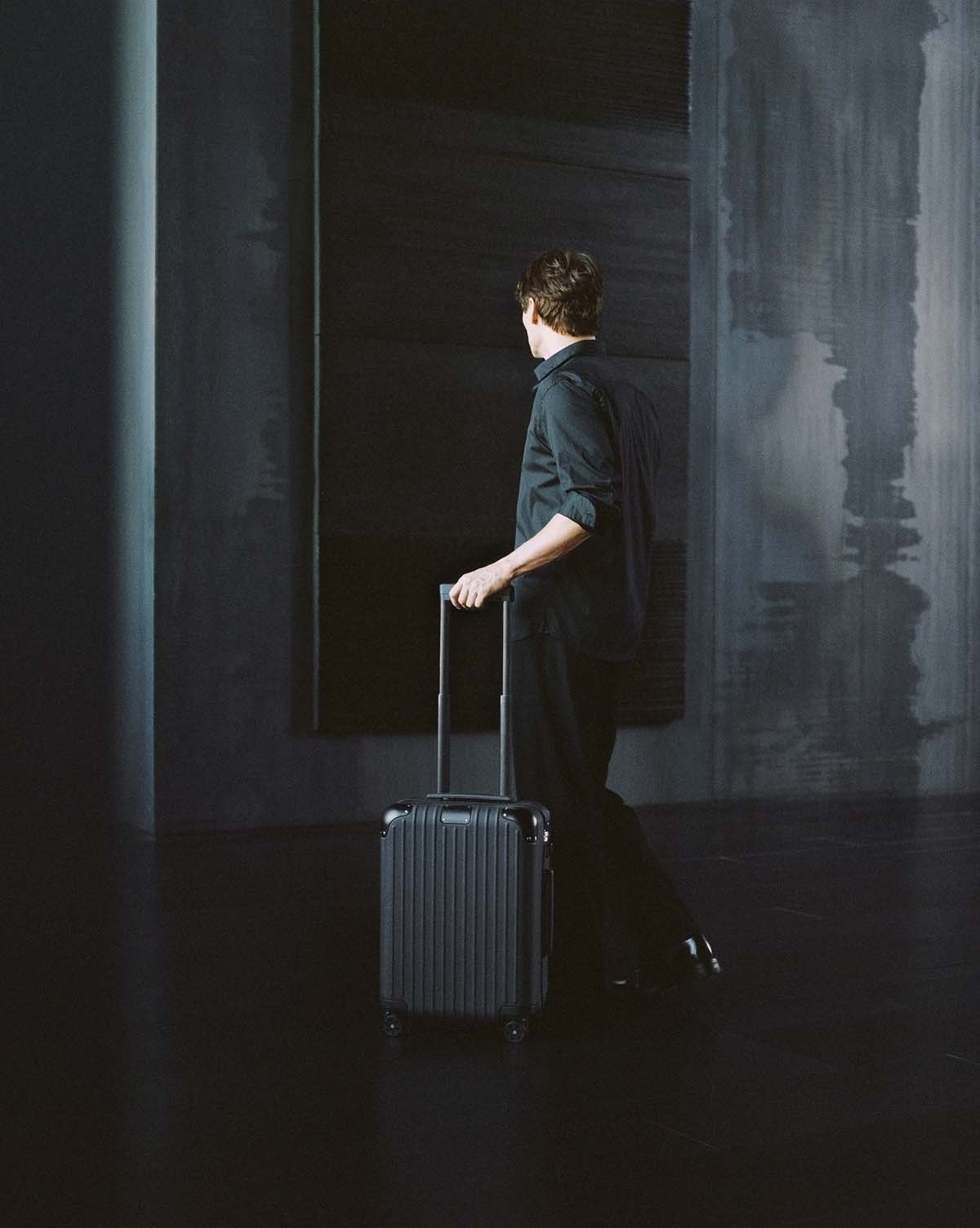 RIMOWA、初レザースーツケース「Distinct」登場 | HIGHSNOBIETY.JP