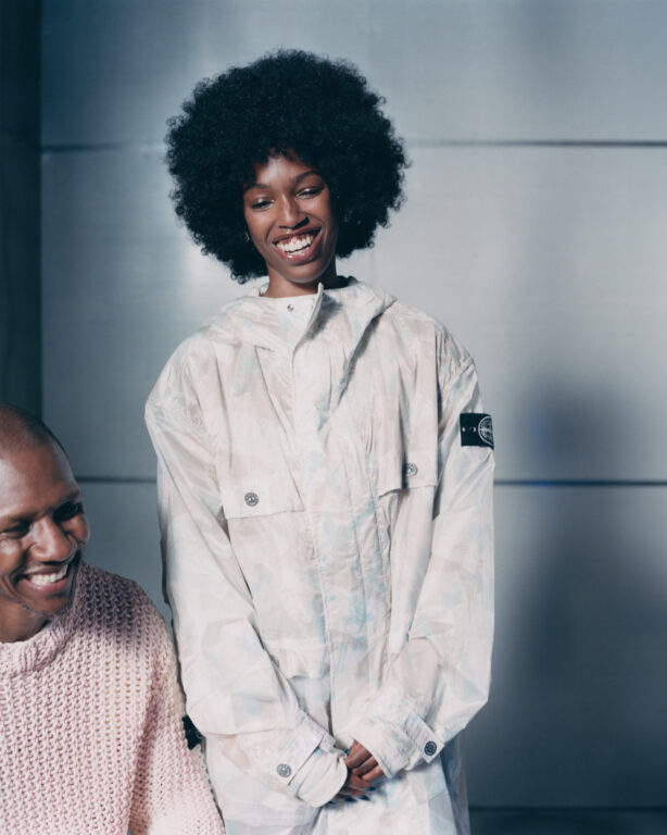 STONE ISLAND、2025年春夏コレクションから極薄のラムレザージャケット