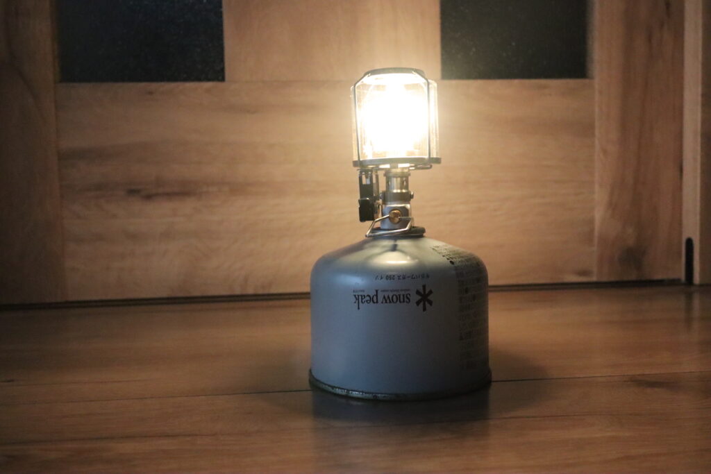 キャンプの夜を極上の空間に スノーピーク ギガパワー ランタン “天