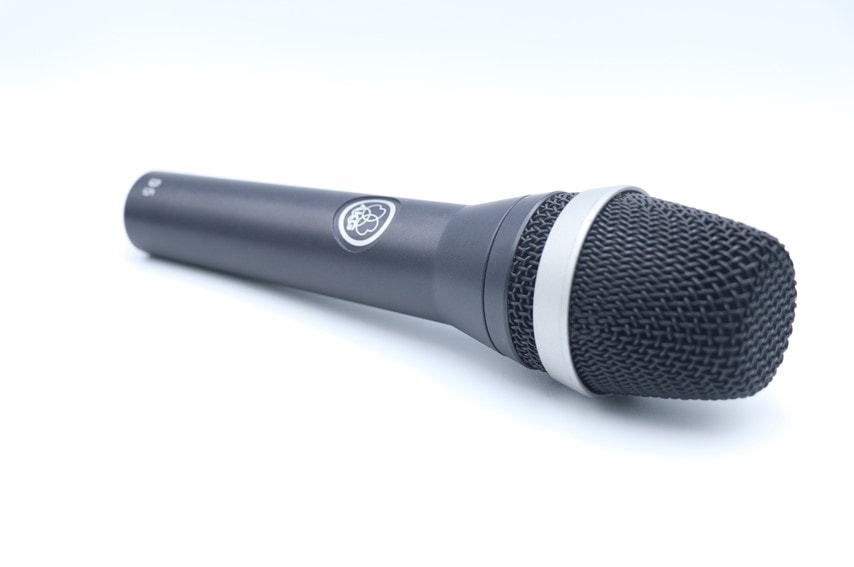 AKG D5-Y3をレビュー。1万円未満で買える本格的なマイク | 弾き語りす