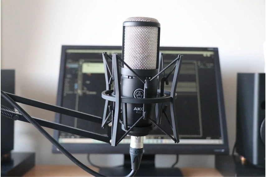 AKG P220をレビュー。1万円半ばで充実した付属品のコンデンサーマイク