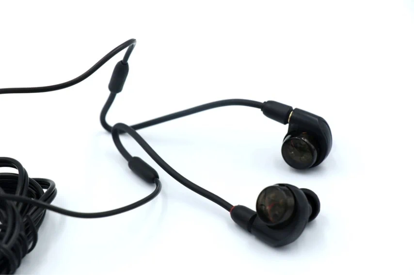 audio technica ATH-E40をレビュー。優れた音質で聴きとりやすい