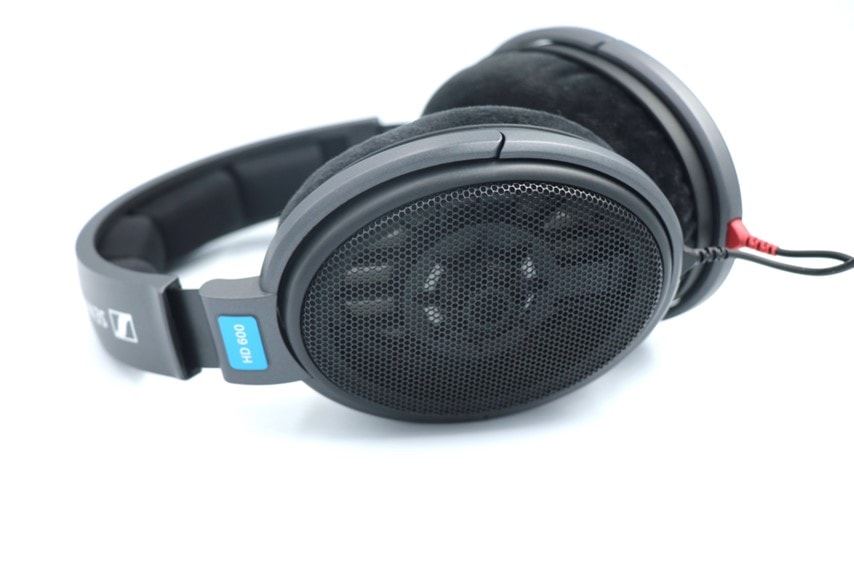 SENNHEISER HD 600をレビュー。開放型の超定番モニターヘッドホン