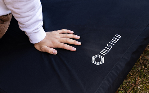 30秒で撤収、設営完了！厚さ10cm！全自動キャンプマット | HILLS FIELD