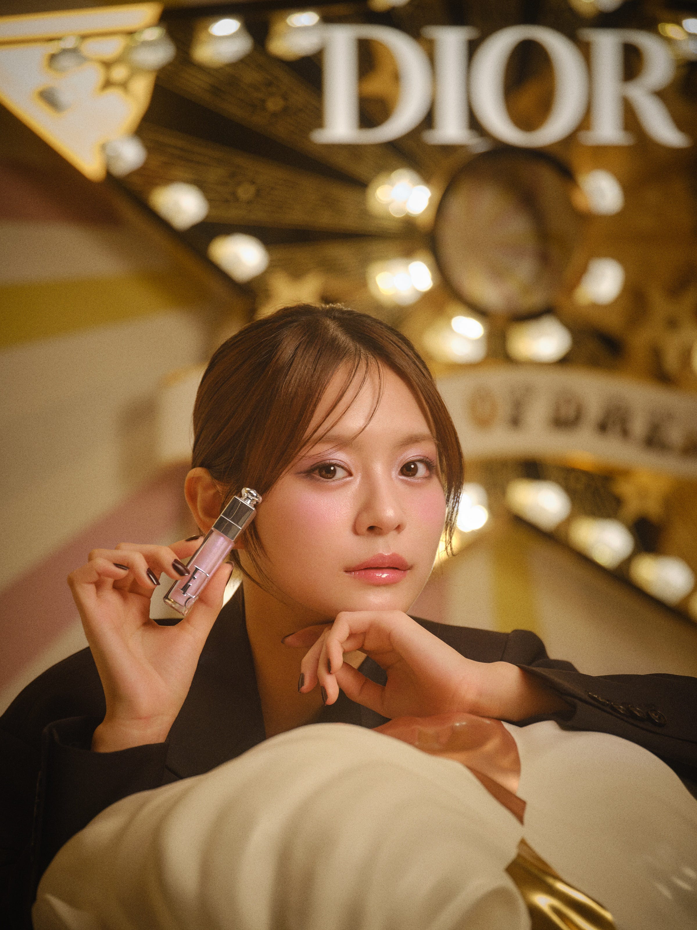 永瀬莉子が彩る、2つのホリデーリップ。“ディオール アディクト リップ