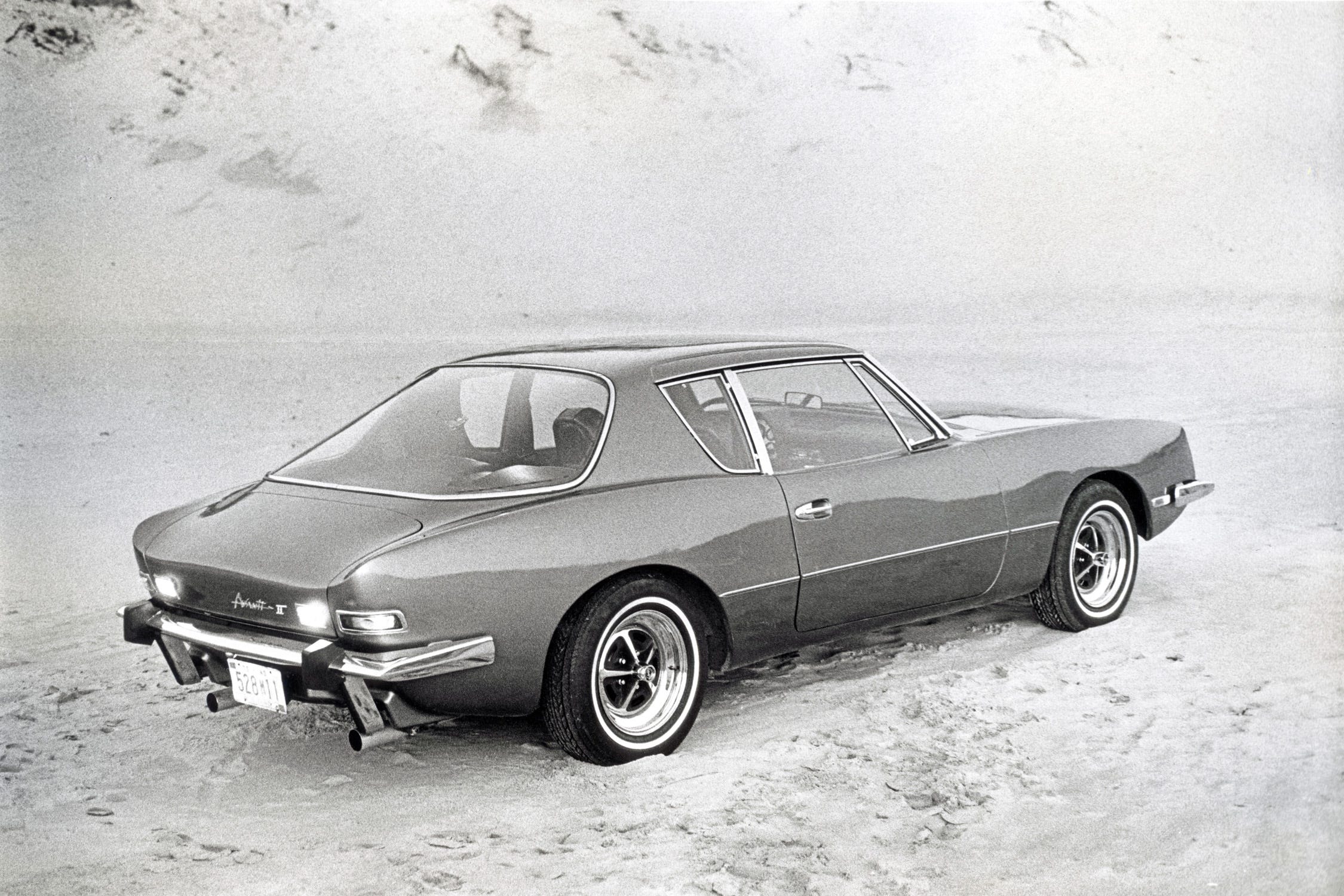 View Photos of the 1976 Avanti II