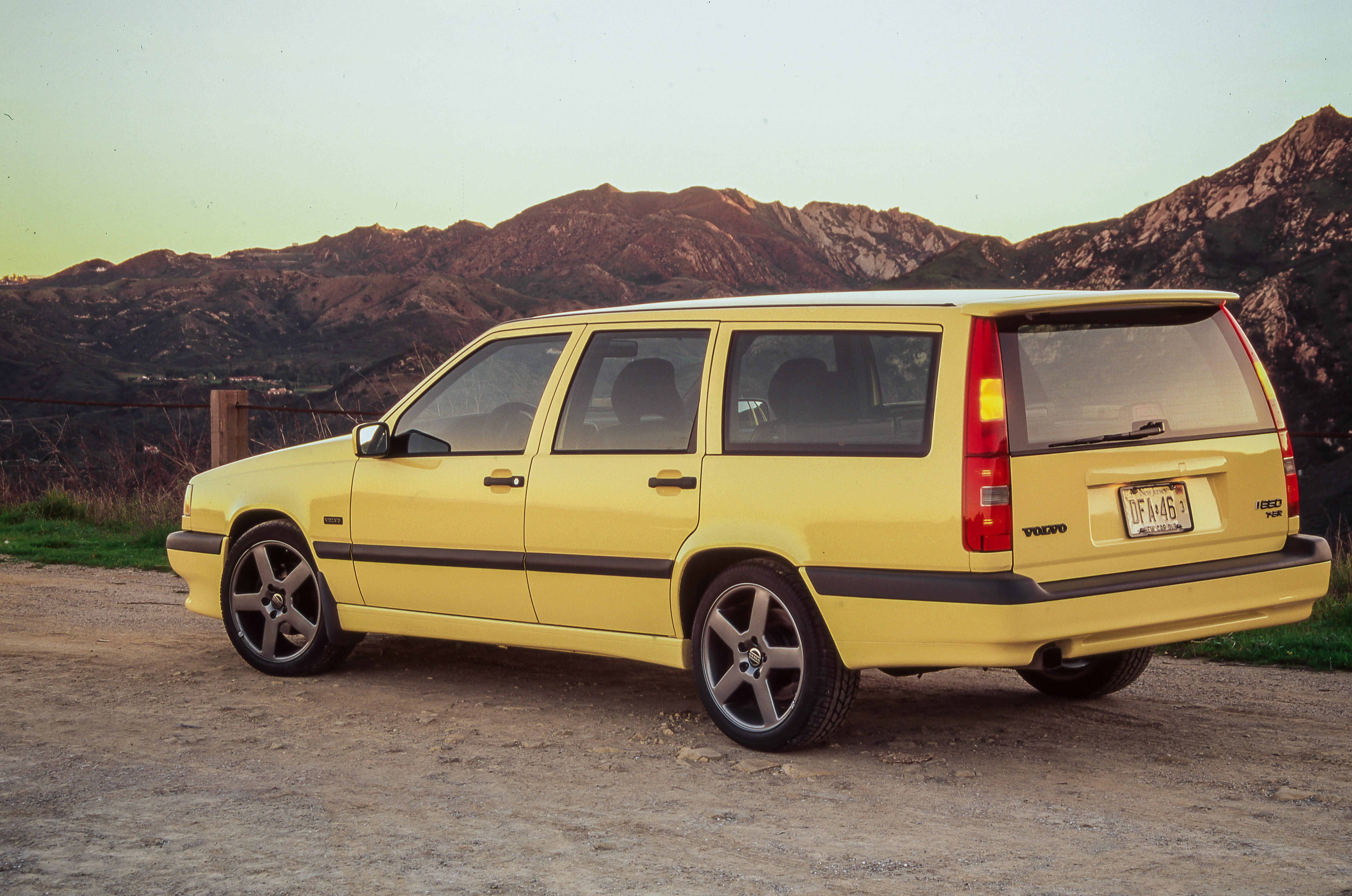 Tested: 1995 Volvo 850 T-5R Is a Flying Yellow Brick