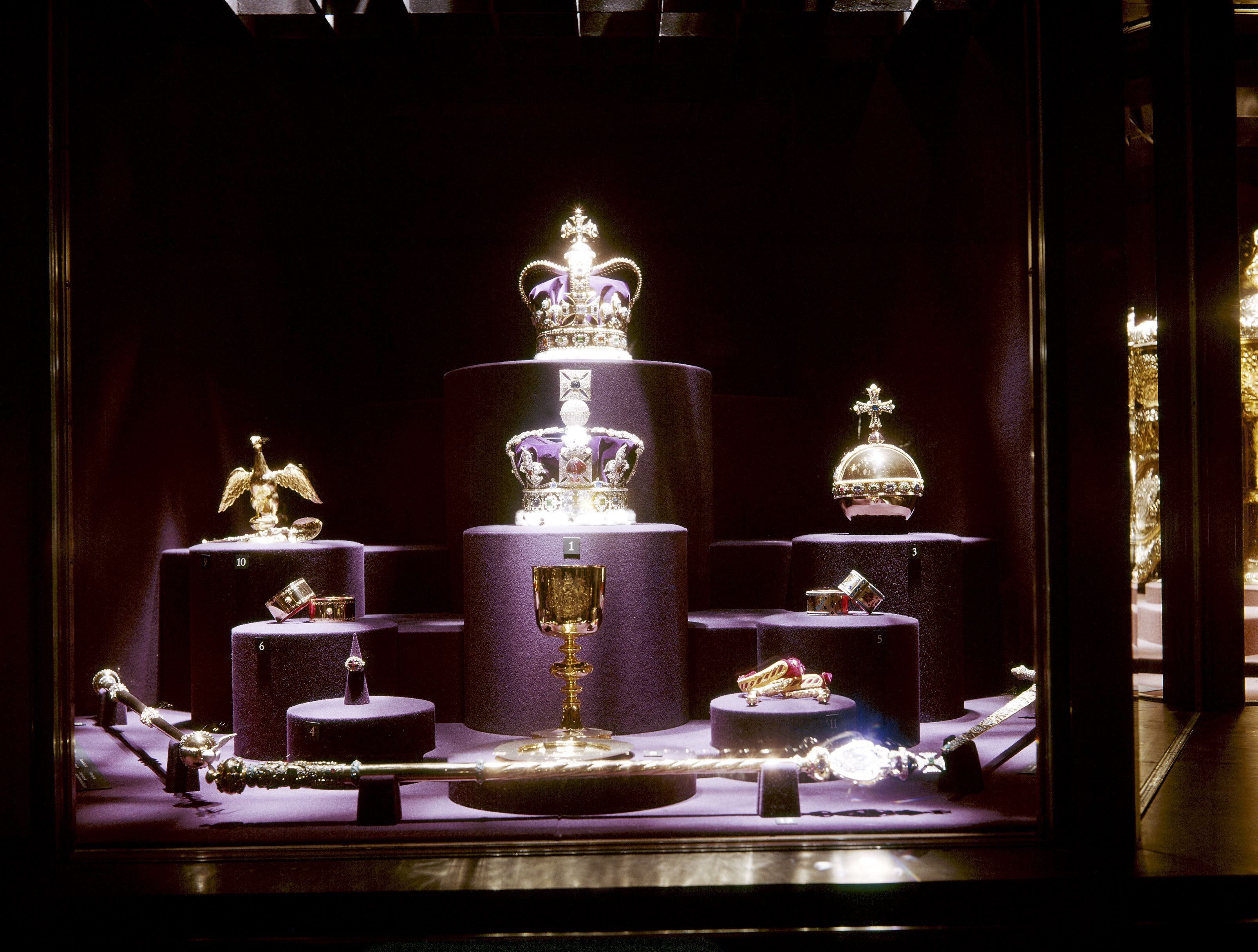 the-british-crown-jewels-in-