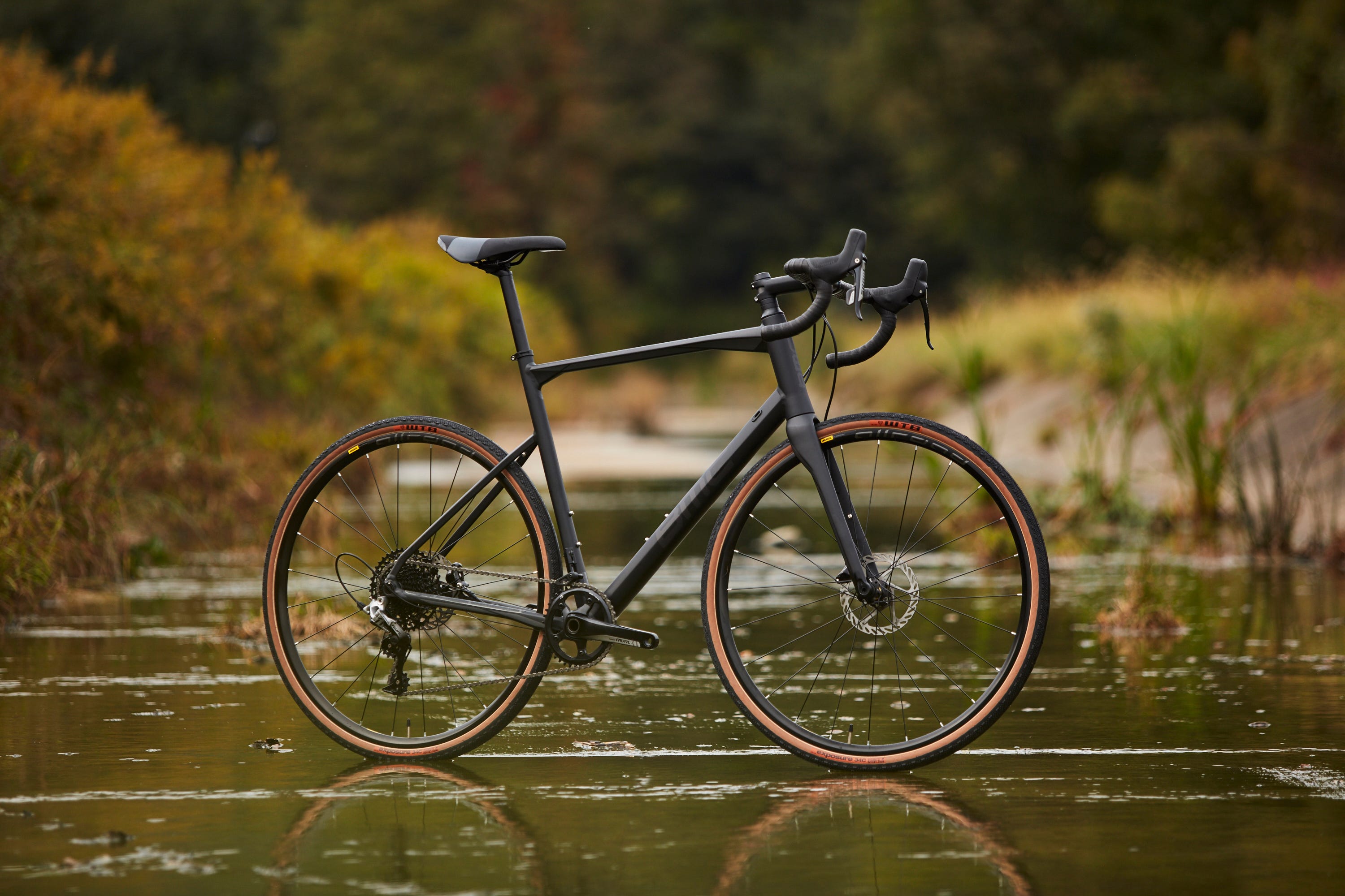 The BMC Roadmachine X Can Crush Gravel and Pavement - Best Gravel