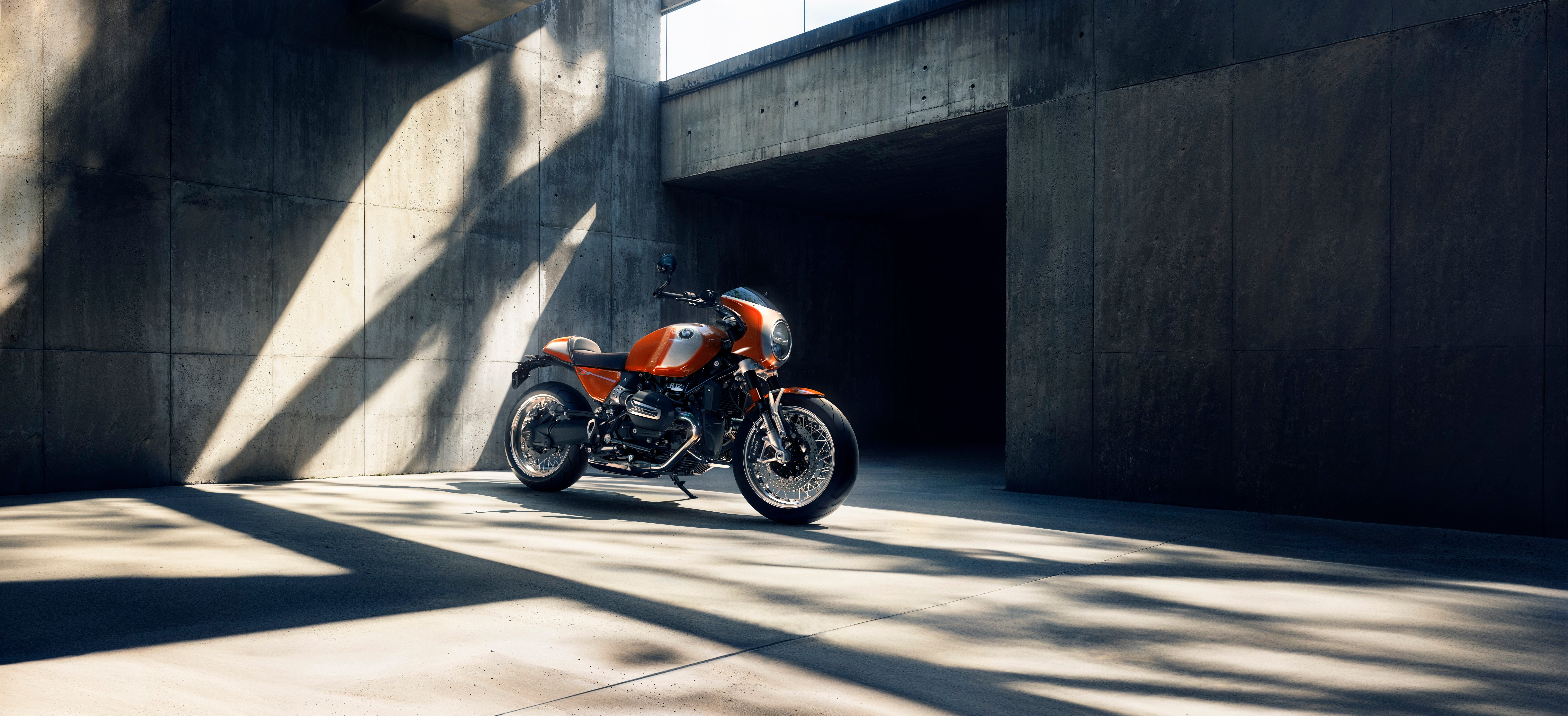 2025 BMW R12 S Pays Tribute to the Brand's Historic Cafe Racer