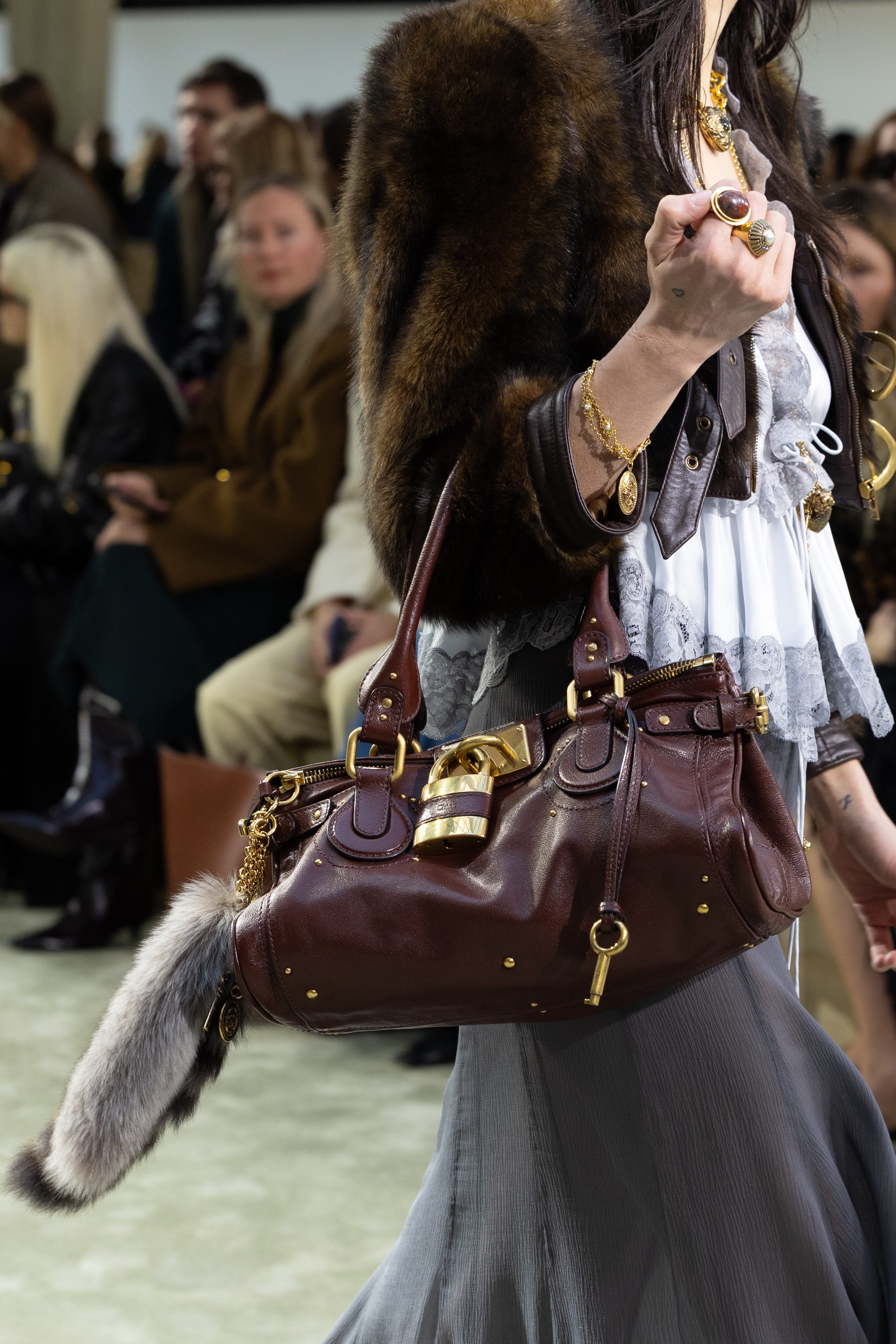 クロエ」のアイコンバッグ“パディントン”が進化を遂げてカムバック