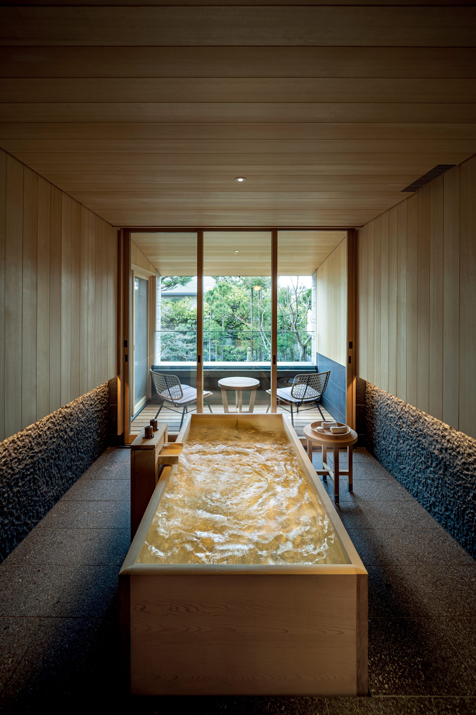 あの紹介制の宿に泊まれる】5月の京都「夢の茶会旅」の募集です 東山