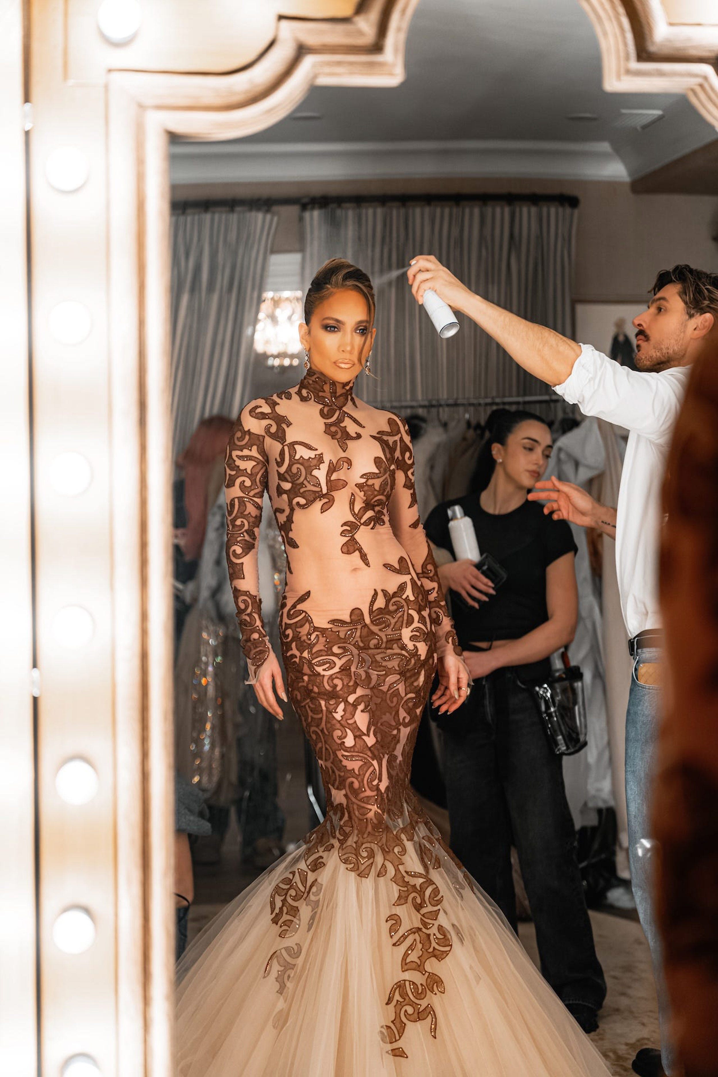 ジェニファー・ロペス、F1グランプリで全身ピンクの