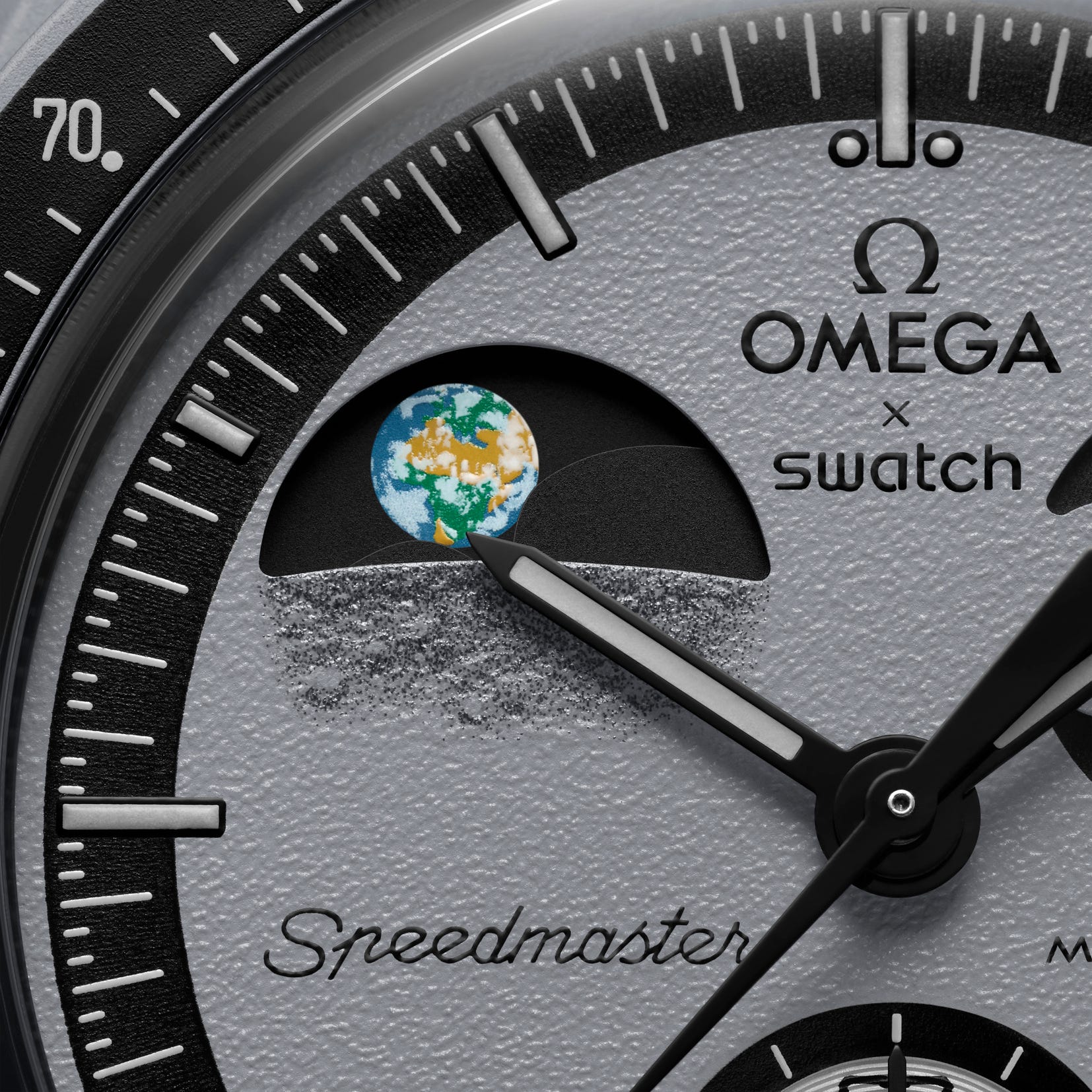 オメガ×スウォッチ「ムーンスウォッチ」の新作は「アースフェイズ」を