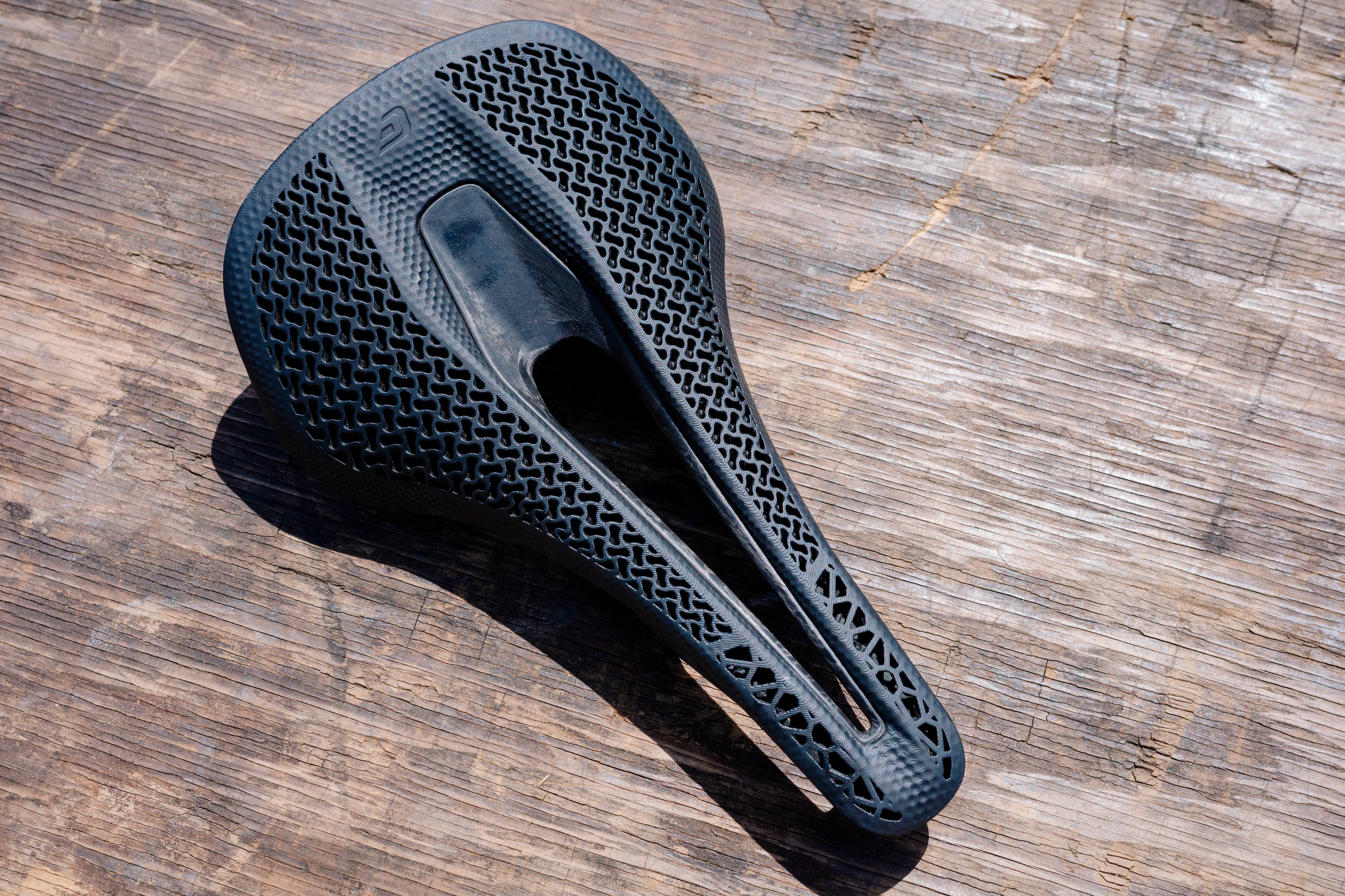 Fi'zi:k Announces Its First 3D-Printed Saddle