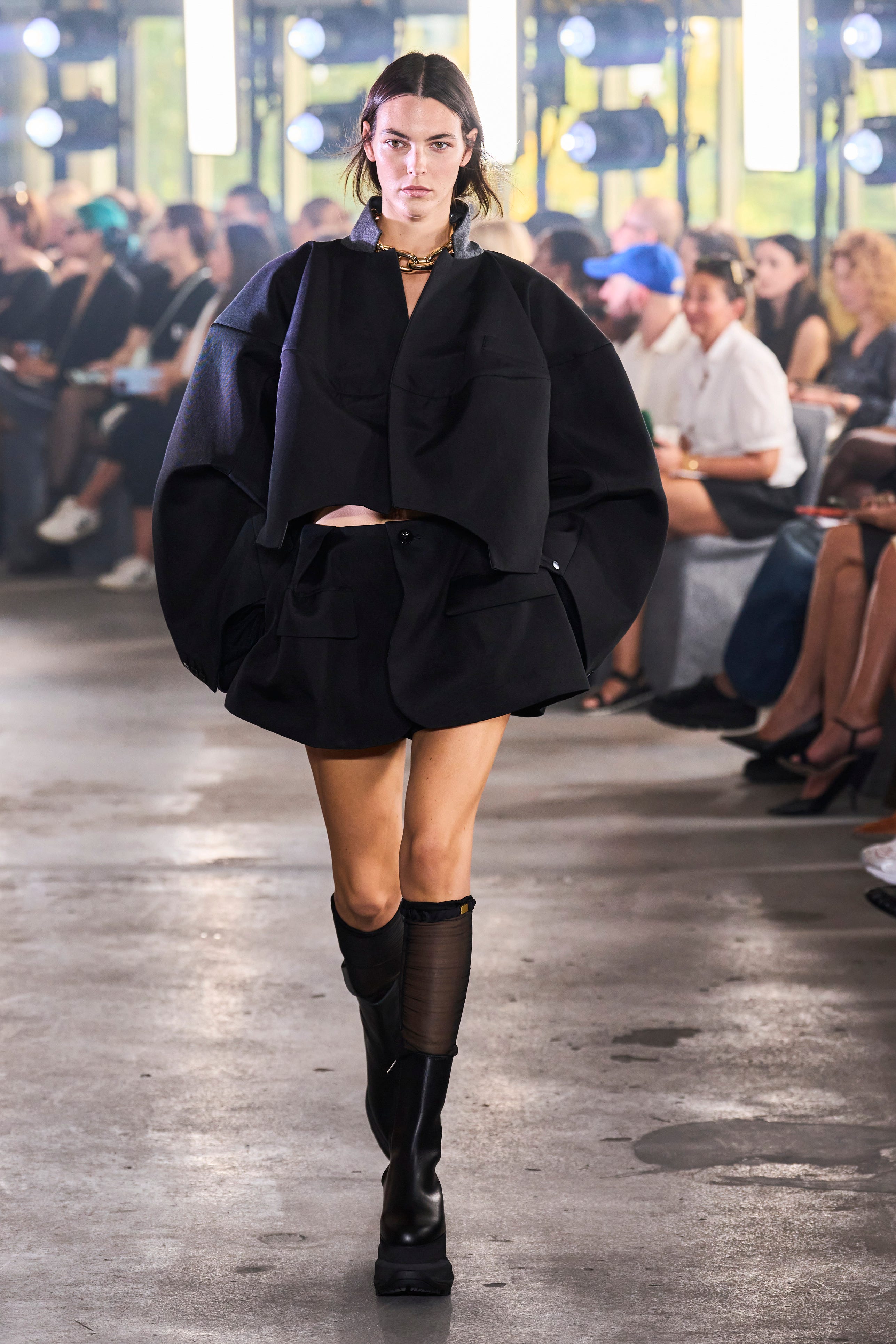 sacai-s24-001-651bb7bfdf1bf.