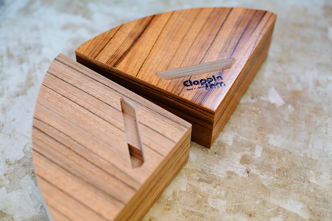 iPhoneを置くだけで深みのある音色に！ウッドホーンスピーカー