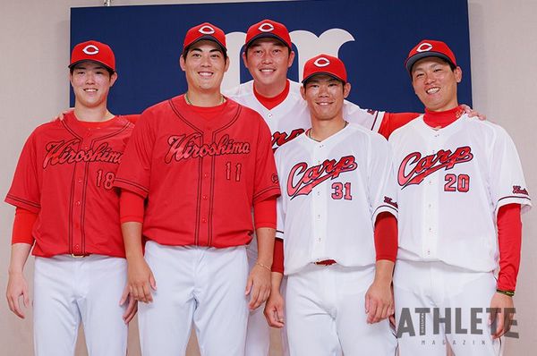 カープが新ユニホームを発表。新井新監督の背番号は25に決定！｜carp