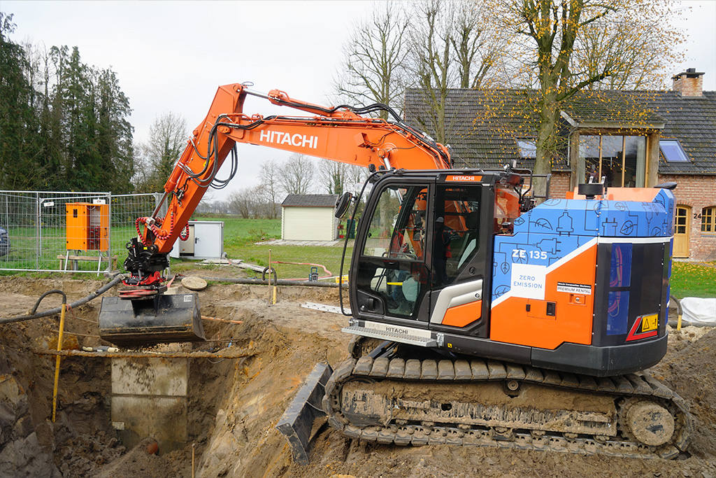 ZE135 Middelgrote graafmachines - Hitachi CM Nederland